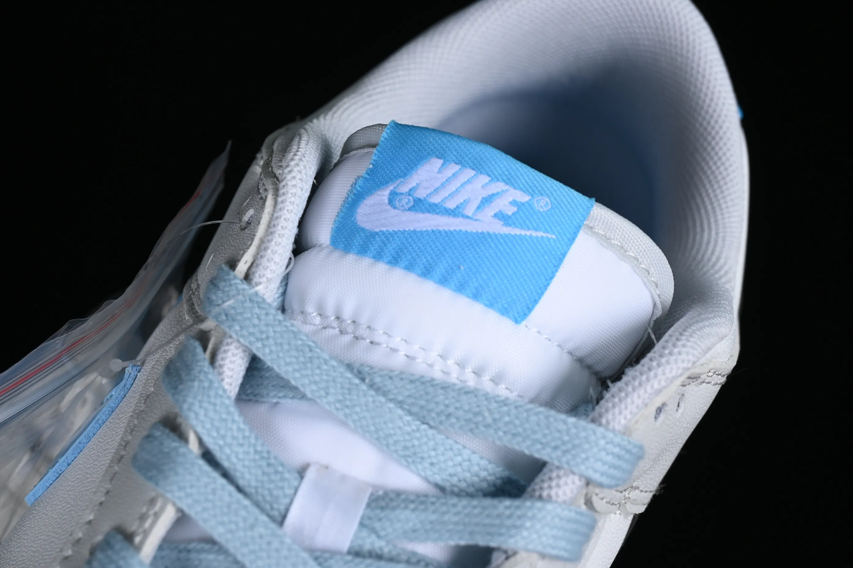 All Categories Nk SB Dunk Series Nk SB Dunk Low Low-top sneakers Cost-effective version Nk SB Dunk Low "520" Valentine's Day limited SB low-top sports and leisure sneakers FN3433-141
